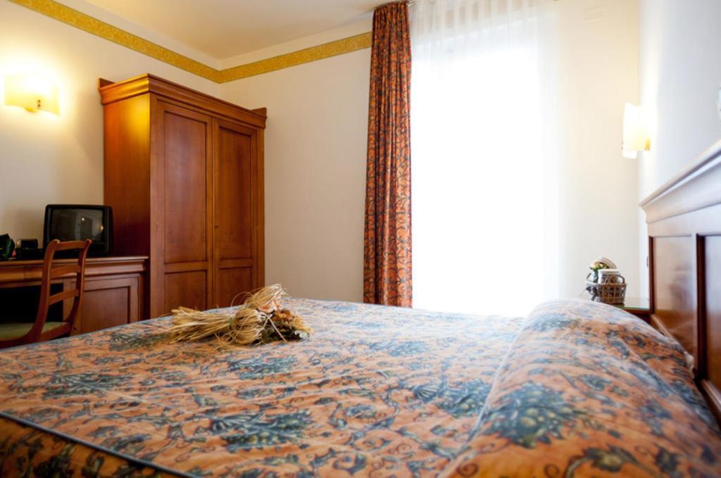Hotel Bologna Bardolino Cameră foto